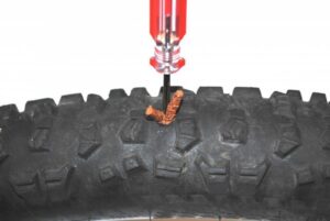 MaXalami BASIC Tubeless Reparatur-Set (Einführwerkzeug, 5 x Flickwurst Ø 3,5 mm, L=10 cm) – Bild 2