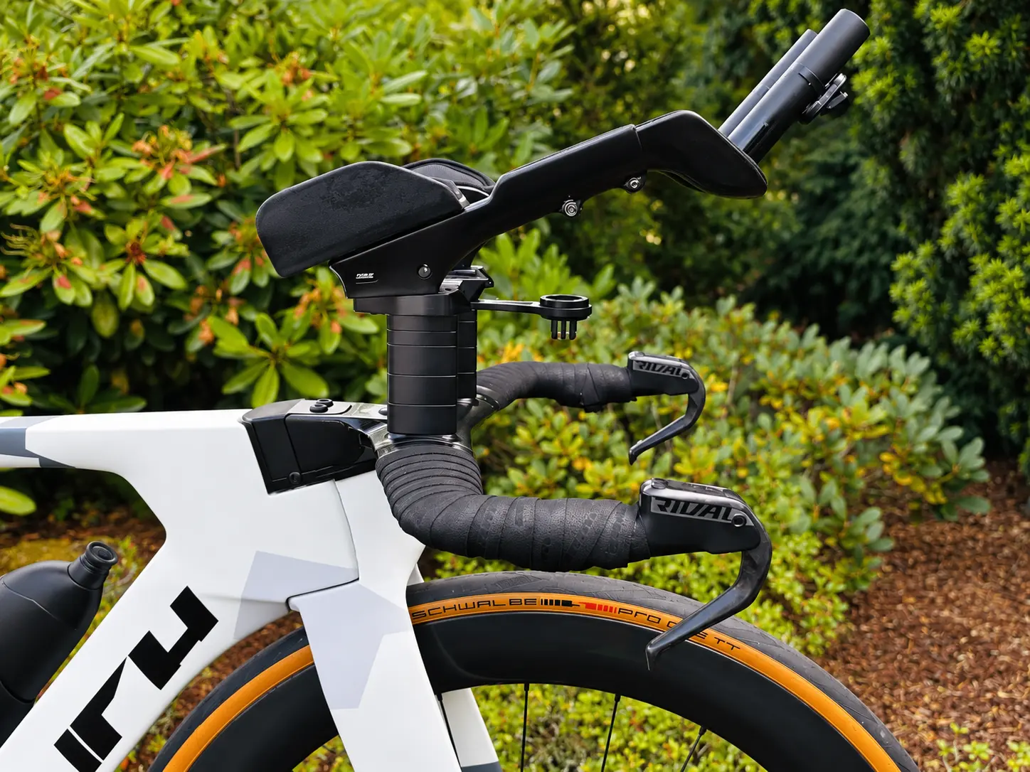 BENCH Chronos TT 01 Cockpit mit Extensions und SRAM Blips, Detailansicht